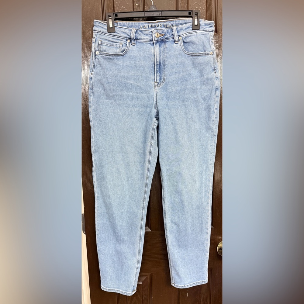 American Eagle Outfitters Mom Jeans
